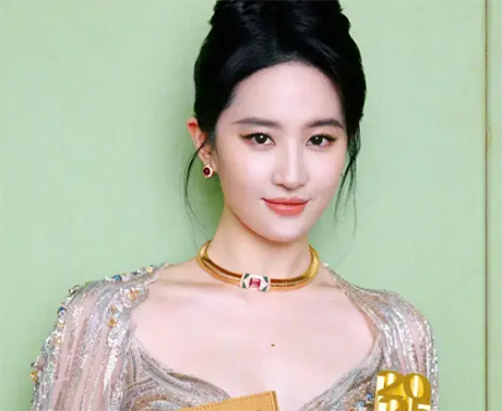 刘亦菲获年度女主角后回应:要感谢生活中的千万朵玫瑰