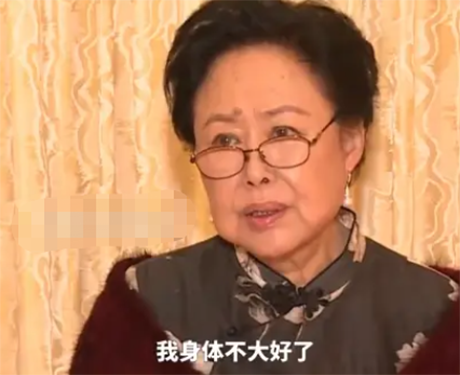 74岁斯琴高娃谈身体近况：称已走不动了，需要依靠拐杖
