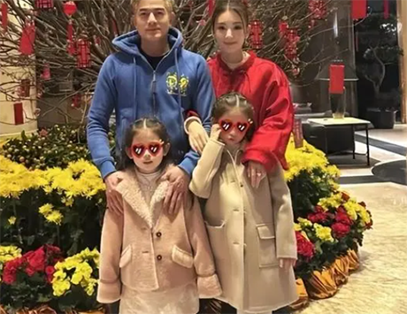 郭富城全家回安徽过年，两女儿正面照曝光，大女儿被盛赞最靓
