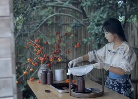 网红李子柒复出的后续！老东家直播间沦陷，被网友骂到关闭评论区