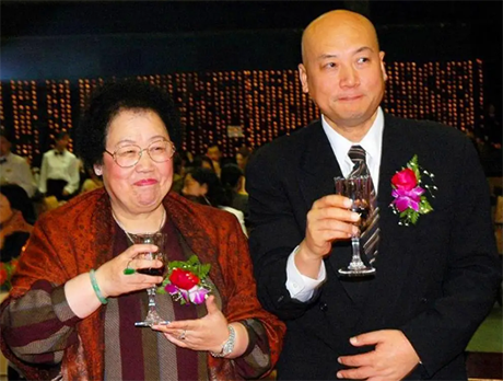 “唐僧”成最大赢家？83岁陈丽华立遗嘱180亿留给迟重瑞，男方无子女