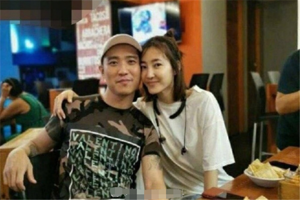 王丽坤被网曝与相恋数月富商闪婚 发文回应既未承认也未否认