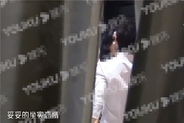 李治廷恋情曝光 未拉窗帘甜蜜热吻恋情坐实