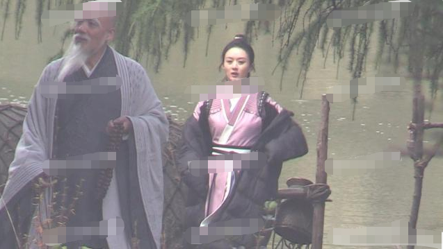 赵丽颖有翡造型片场照片流出 遭有匪无脑书粉疯狂抵制
