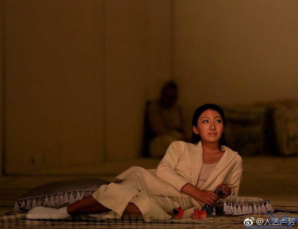 胡军女儿首演话剧