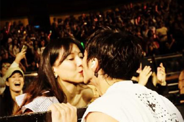 王力宏老婆李靓蕾,老夫老妻撒狗粮上热搜答案玩kiss Camera