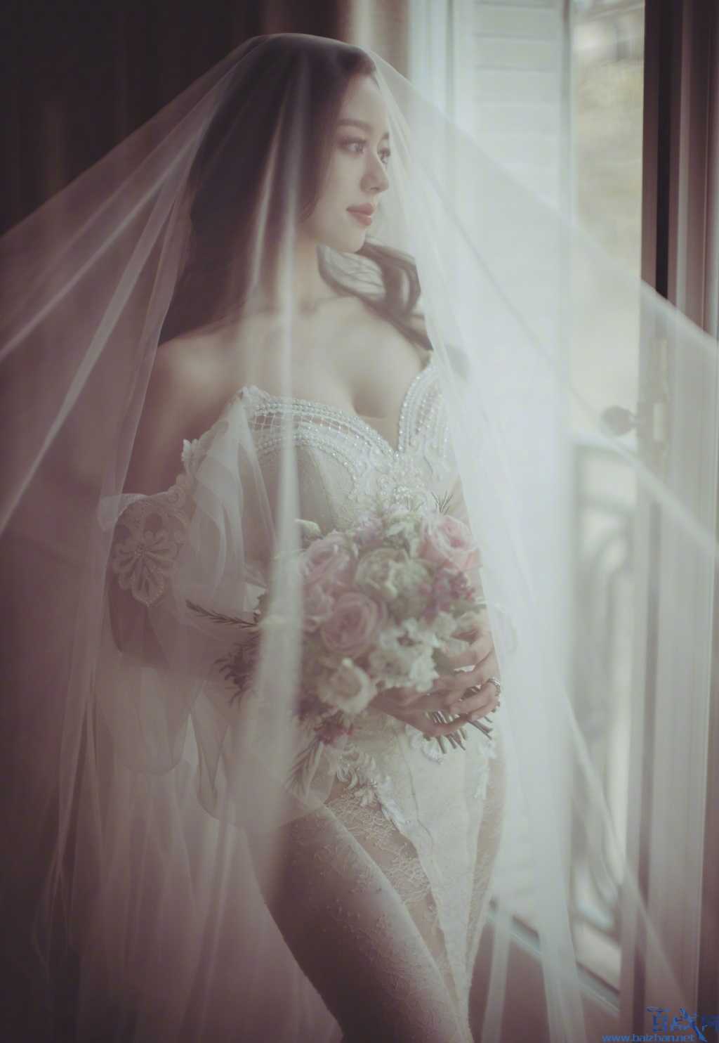 钢琴家郎朗宣布结婚