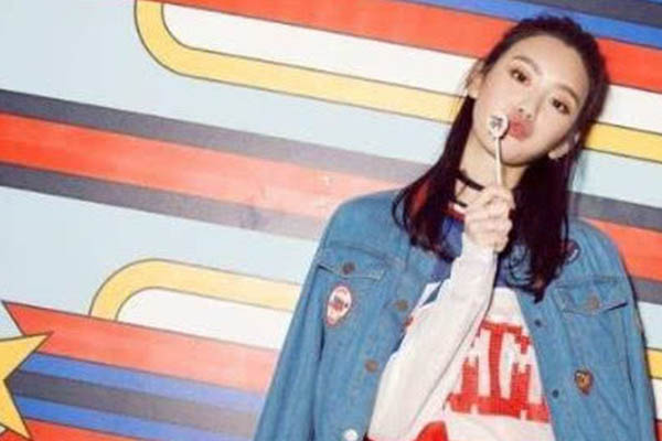 奚梦瑶戒指