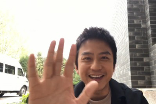 邓超回忆录跑男故事，变身暖男为跑男新成员打电话