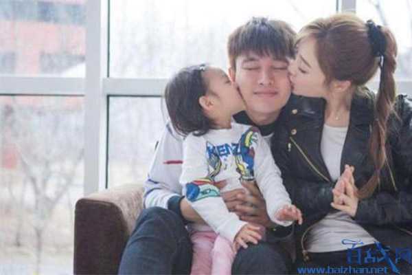 李小璐方辟谣离婚书，认定是不实消息