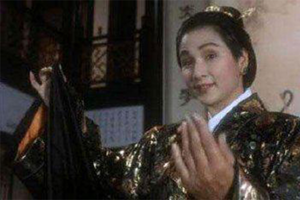 陈志朋撞脸郑佩佩，本人回应很给力了