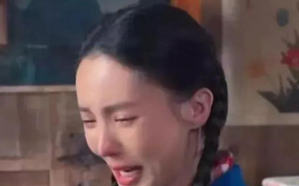 33岁金晨收手吧,近照鼻子又尖又翘,表情僵硬演戏没法看